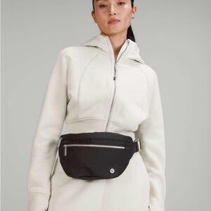 lululemon athletica Black Belt Bag  2.5L with Front Zip Pocket Festival Bag